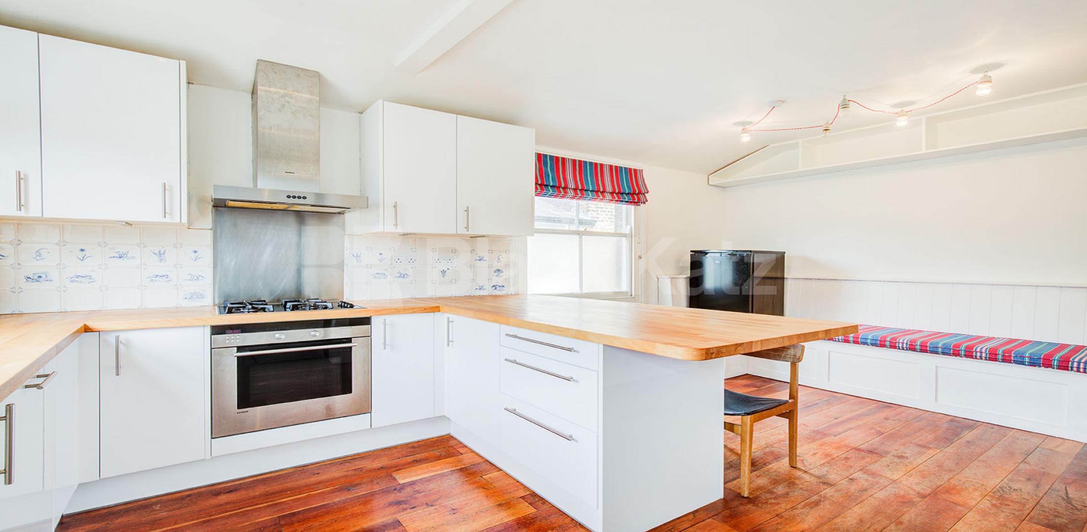 			2 Bedroom, 1 bath, 1 reception Flat			 Ormiston Grove, SHEPHERDS BUSH